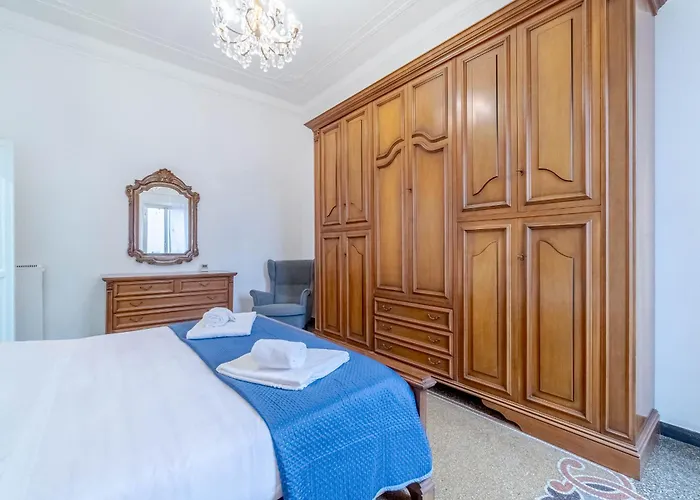 Genova San Fruttuoso Vintage & Roomy Flat