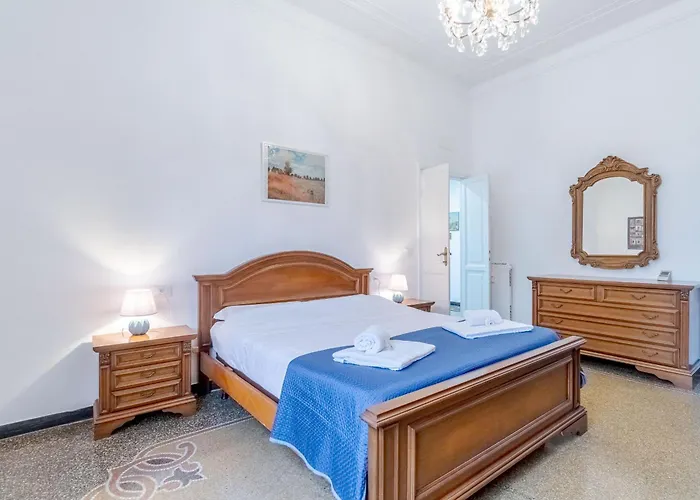 Genova San Fruttuoso Vintage & Roomy Flat