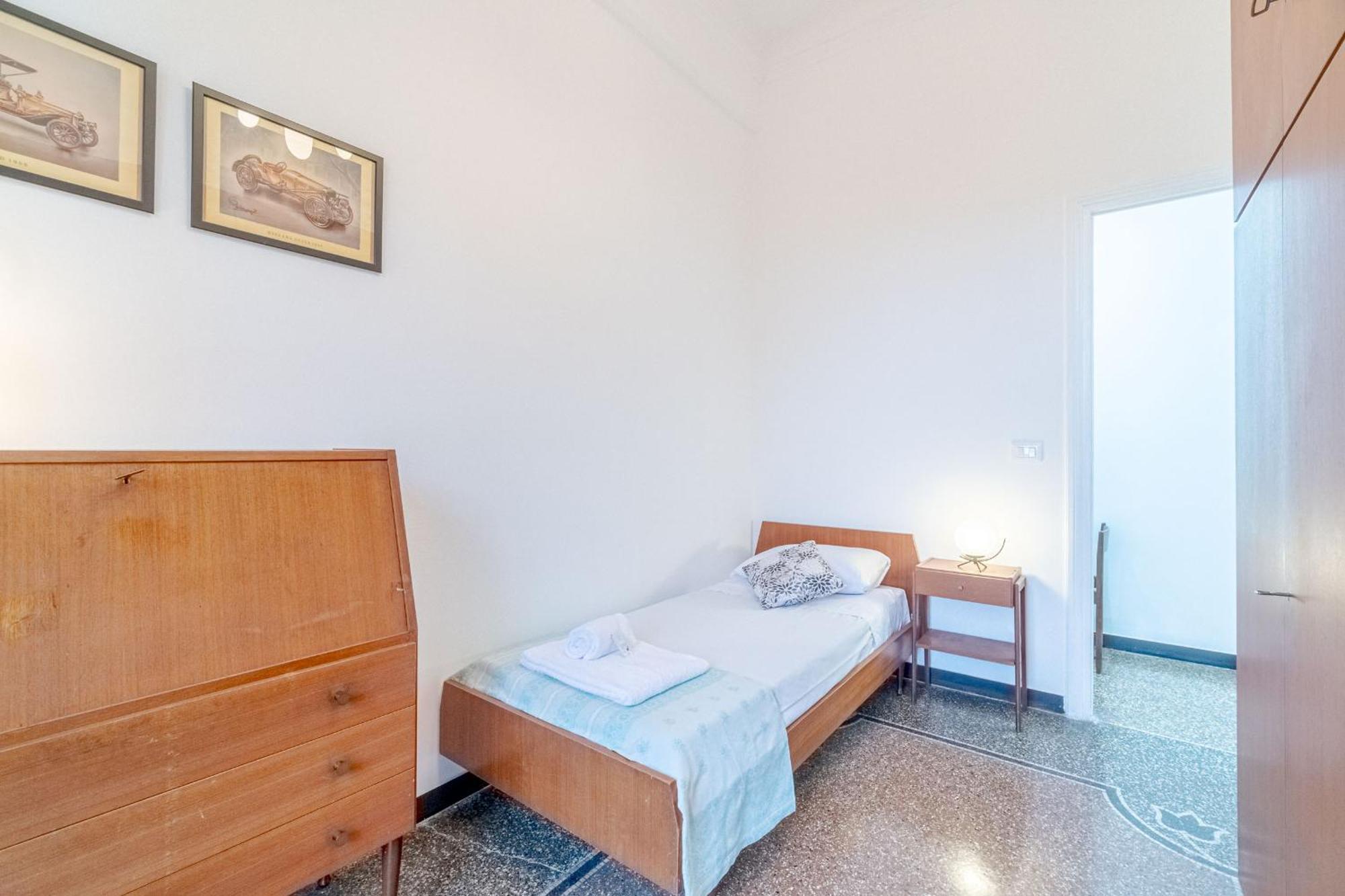 San Fruttuoso Vintage & Roomy Flat Genova