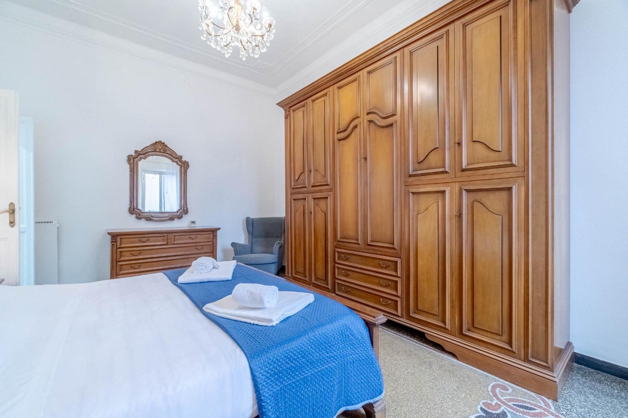 San Fruttuoso Vintage & Roomy Flat