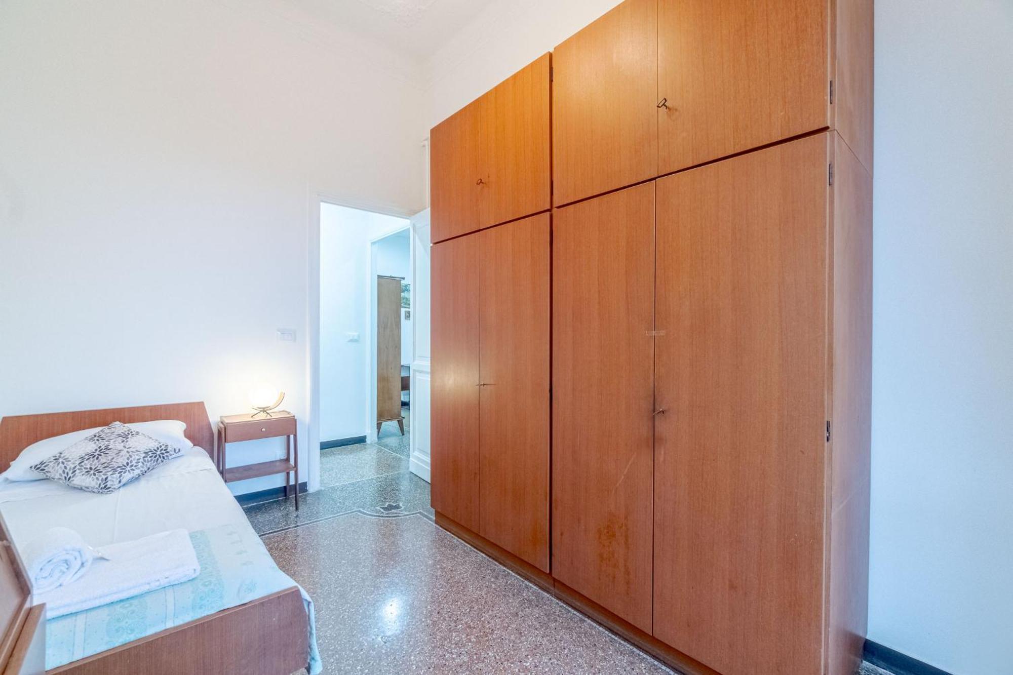 San Fruttuoso Vintage & Roomy Flat Appartamento