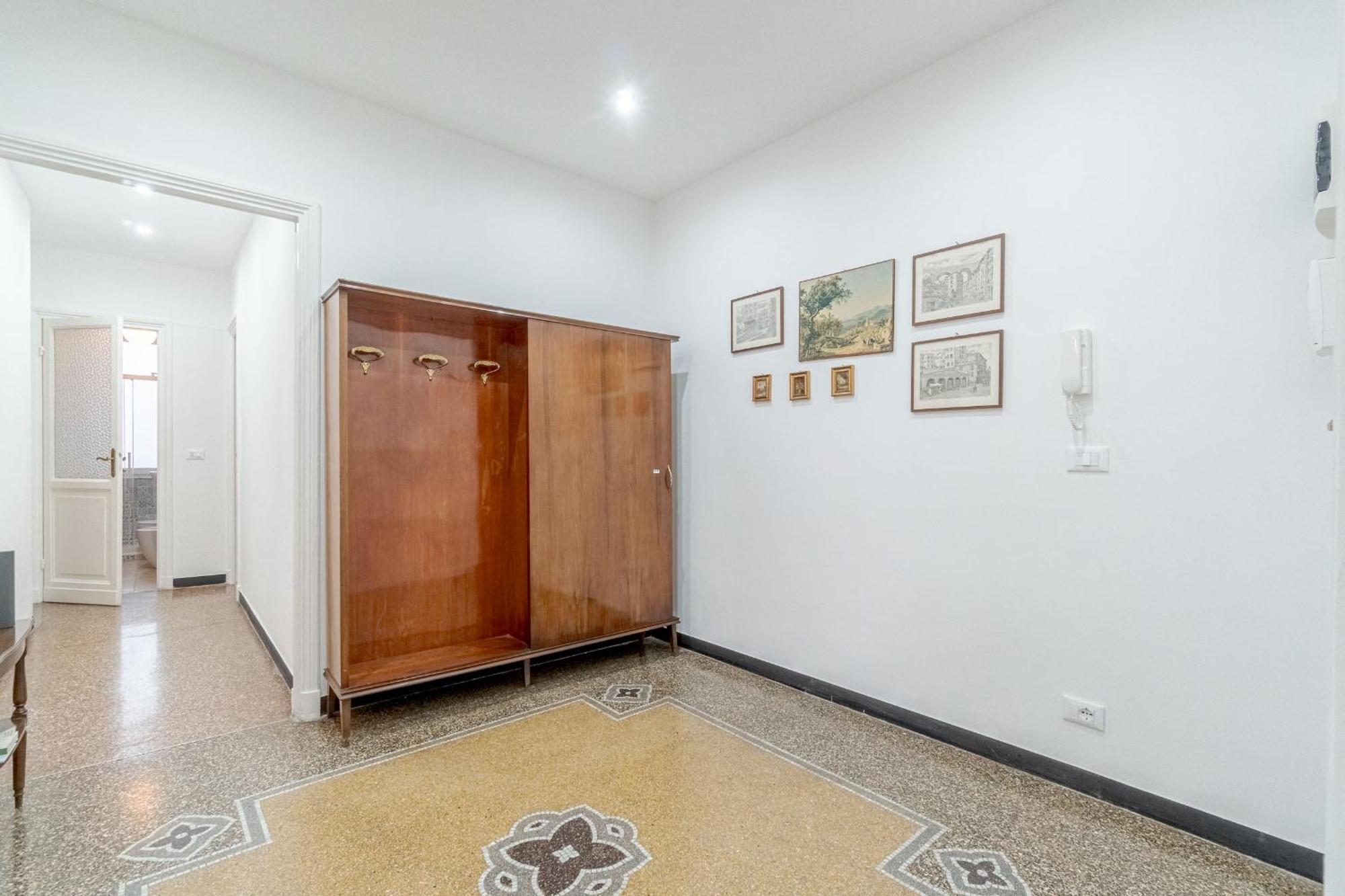 San Fruttuoso Vintage & Roomy Flat *